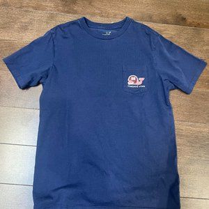Vineyard Vines Boys Blue Football/Whale T-Shirt Size Medium Excellent Used Condi